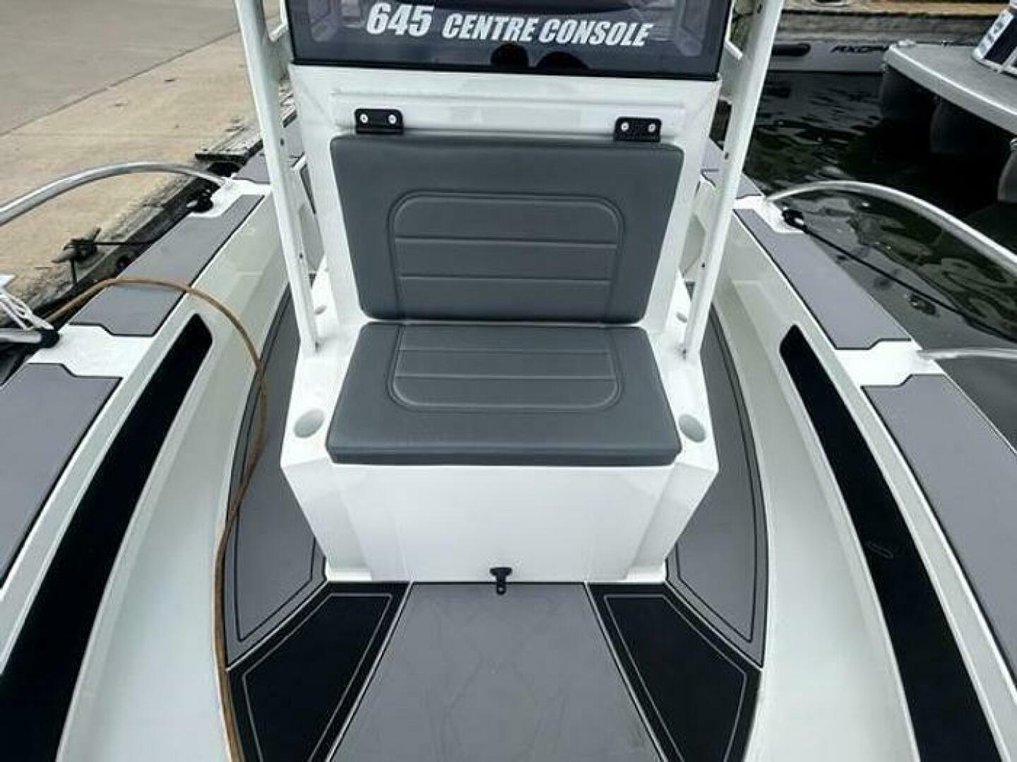 Slide: The Image of Extreme Boats 645 21' Center Console Center Seat Forward seating area - 5254812