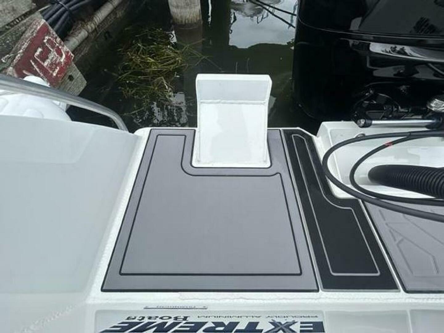Slide: The Image of Extreme Boats 645 21' Center Console Kicker  View of Kicker Mount onExtreme Boats 645 21' Center Console - 5254823