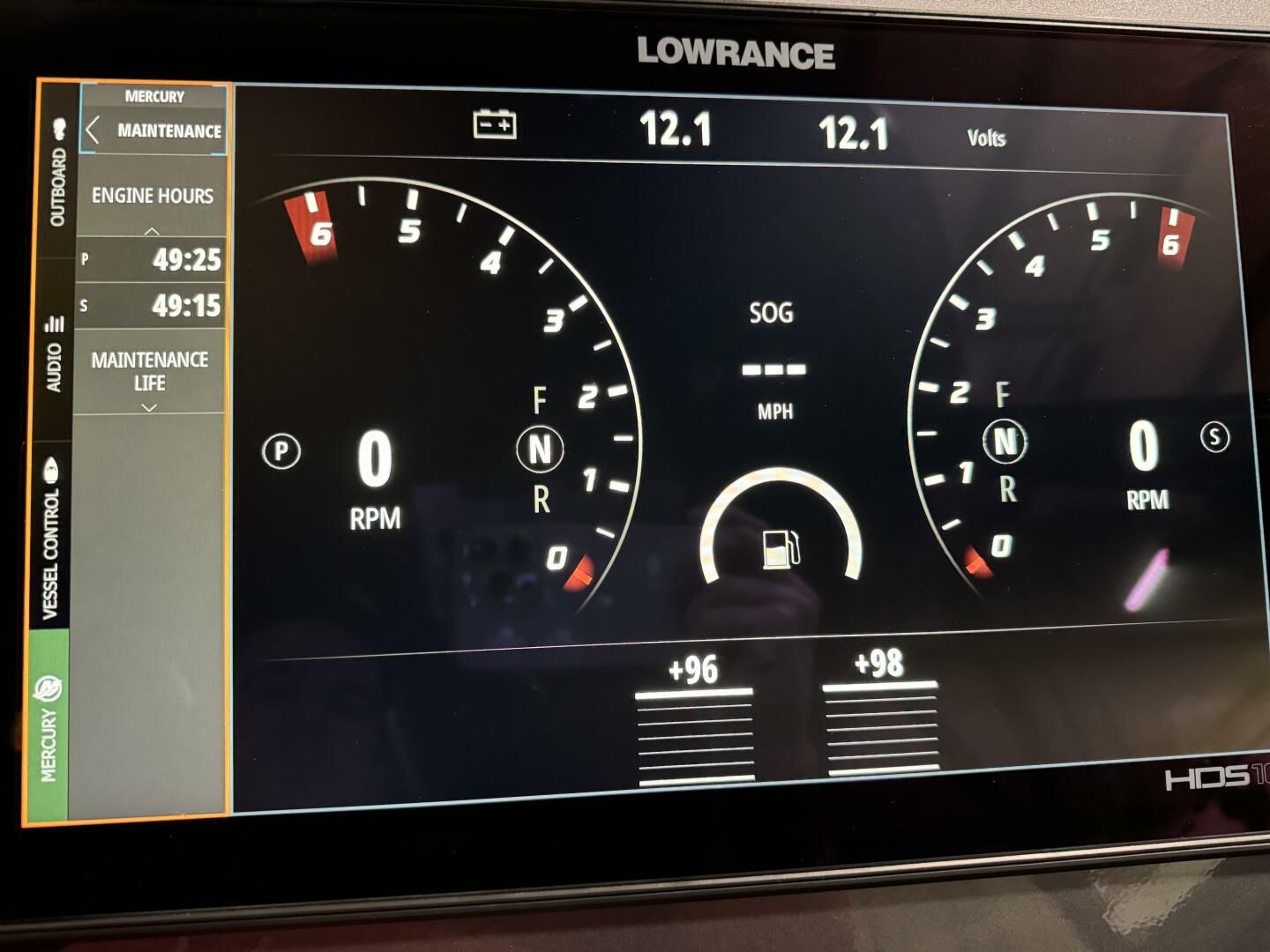 Slide: The Image of Lowrance HDS Live Lawrence HDS Live multifunction display unit - 5311278