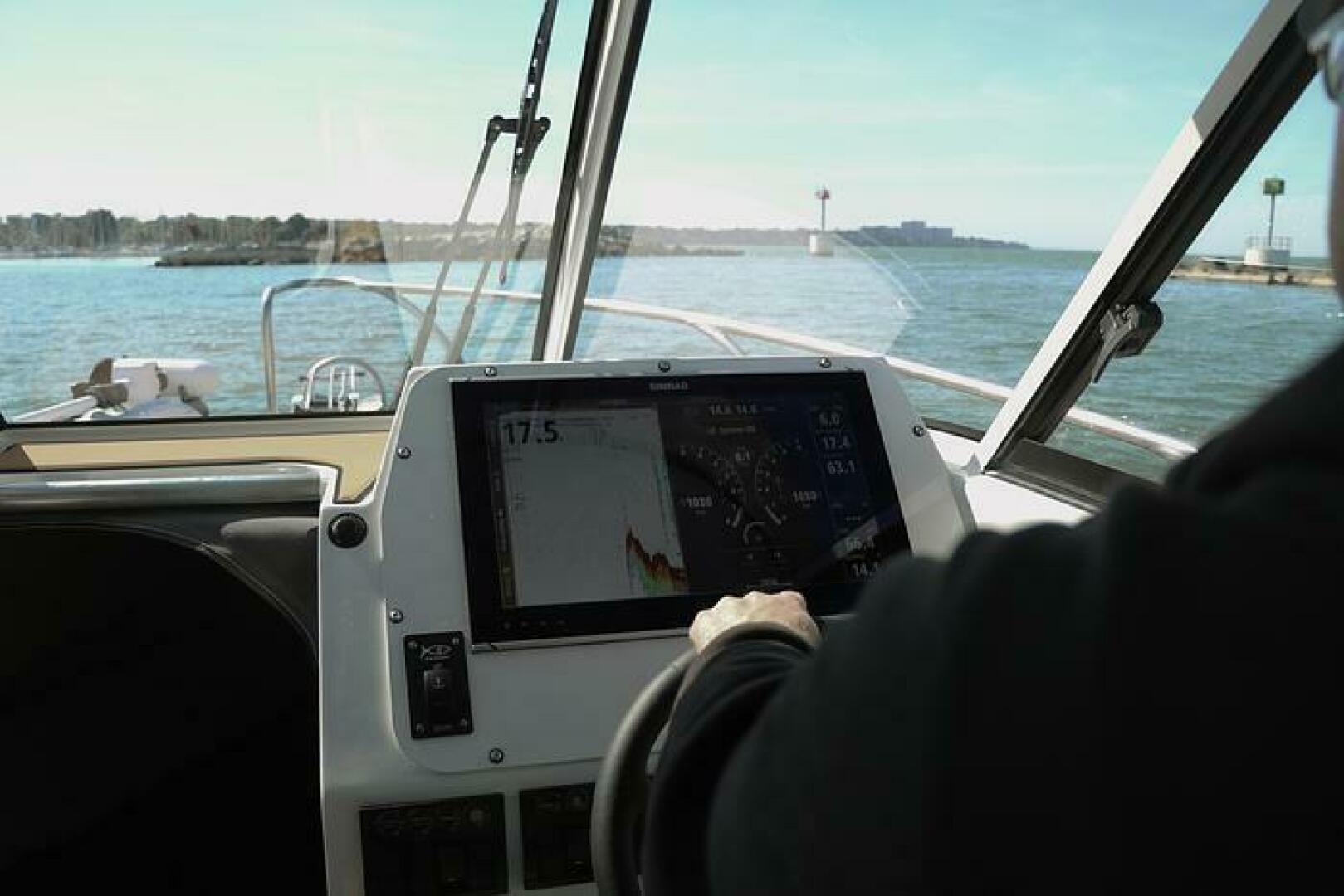 Slide: The Image of 2024 Extreme Boats 795 Walk Around 26' WIndshild Wiper and Minn Kota 2024 Extreme Boats 795 Walk Around 26' Helm and Glass - 5184975