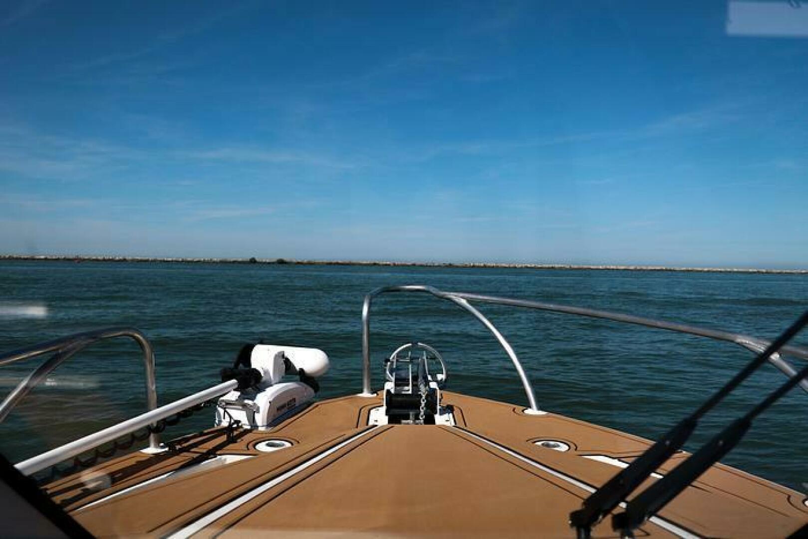 Slide: The Image of Minn Kota 72" on the 2024 Extreme Boats 795 Walk Around 26' 2024 Extreme Boats 795 Walk Around 26' Bow Rail with Minn Kota - 5184977