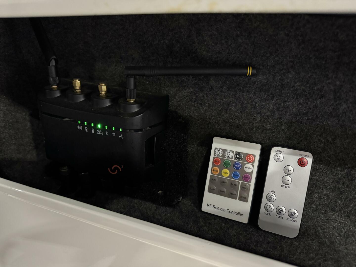 Slide: The Image of Siron and Remotes 2024 Extreme Boats 795 Walk Around 26' Remote Controls and Security System - 5185081