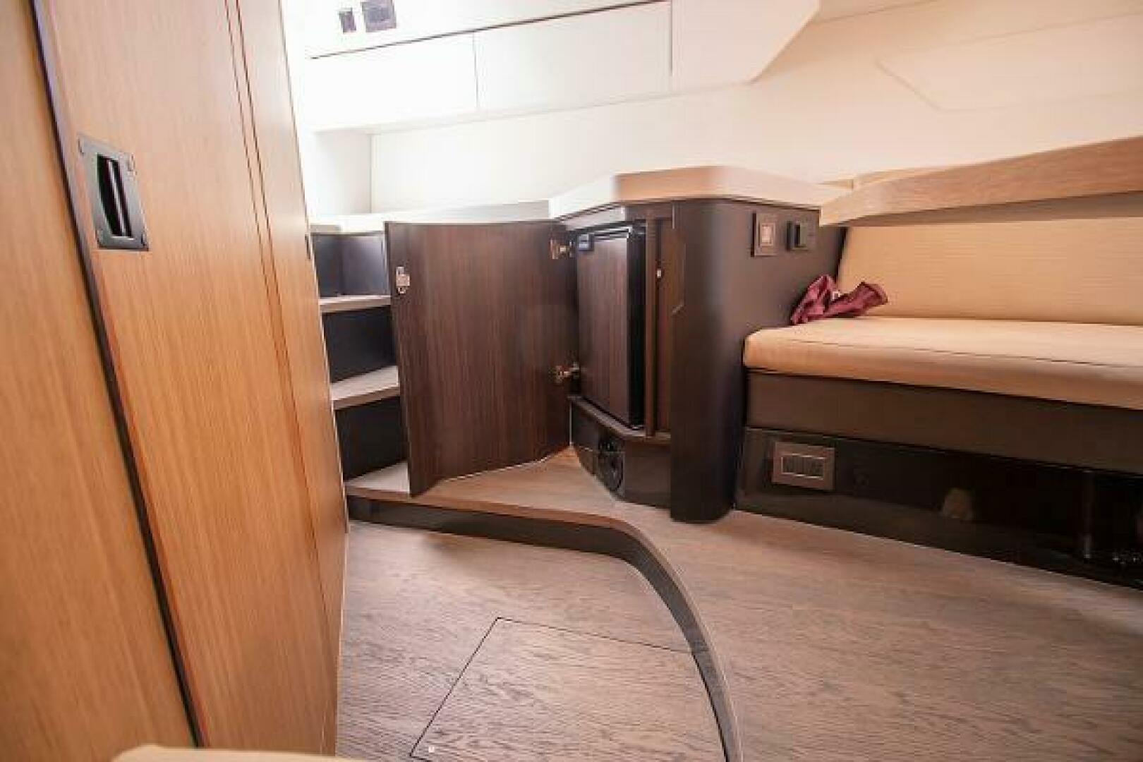 Slide: The Image of Fairline F Line 33 2021 - 3971958