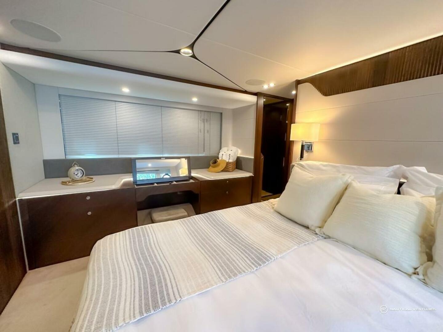 Slide: The Image of Fairline Phantom 65 2023 - 3971757