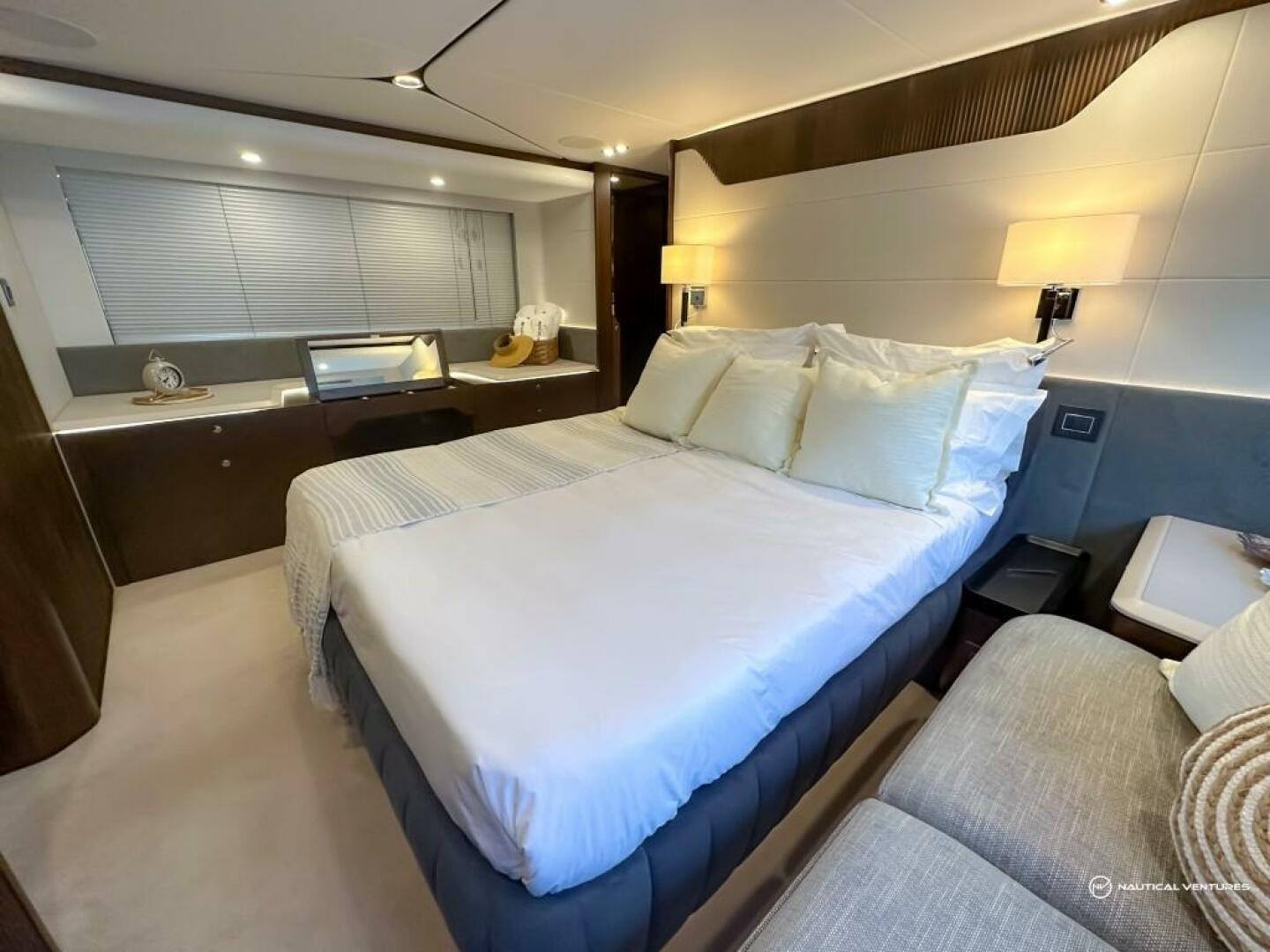 Slide: The Image of Fairline Phantom 65 2023 - 3971759