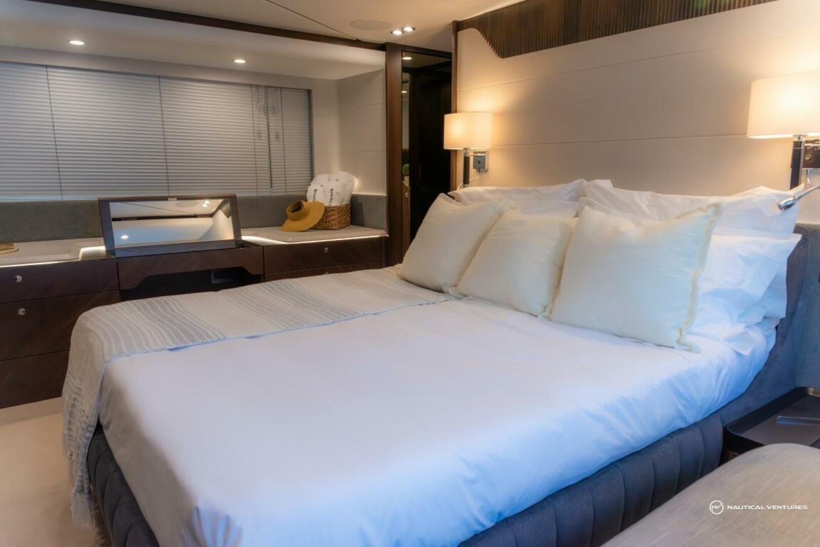 Slide: The Image of Fairline Phantom 65 2023 - 3971791