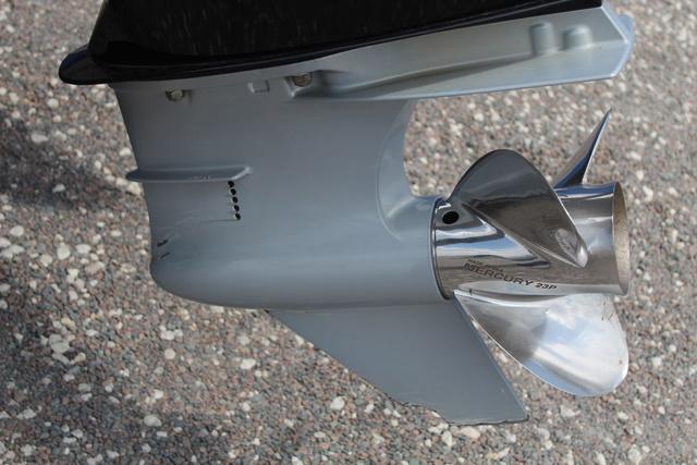 Slide: The Image of Falcon Bass Boats F195 2022 - 12