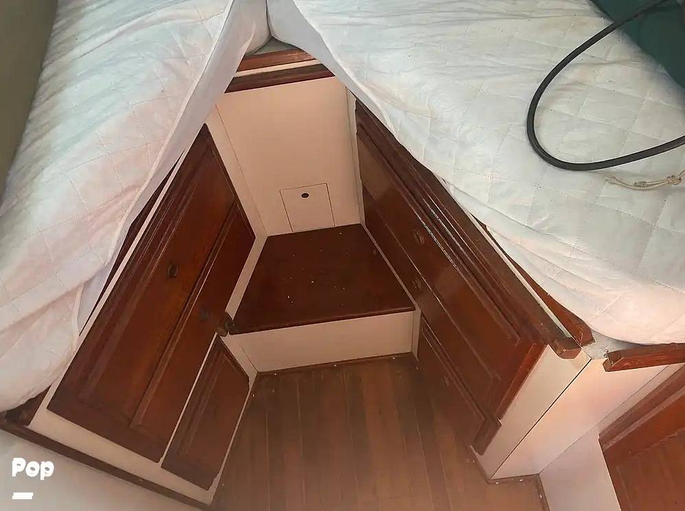 Slide: The Image of V Berth - 52