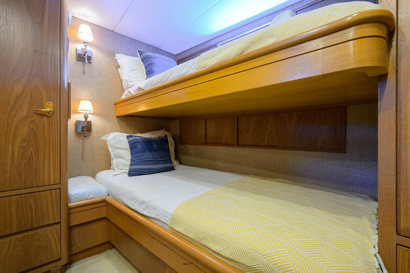 Slide: The Image of Stbd. Guest Cabin  - 5223446