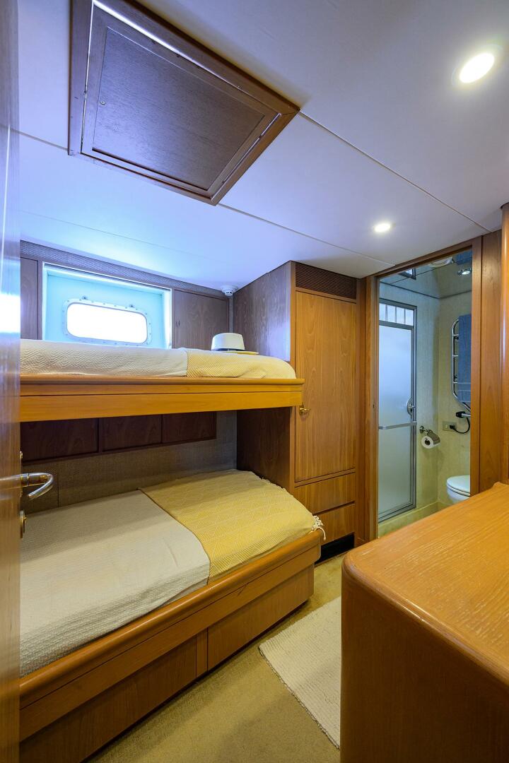 Slide: The Image of Stbd. Guest Cabin  - 5223448