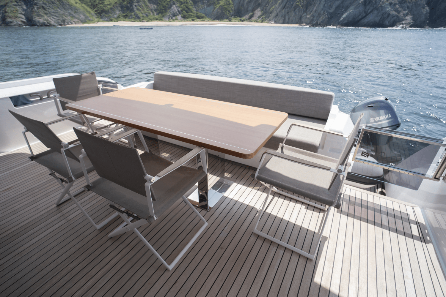 Slide: The Image of Ferretti 720 2023 - 13