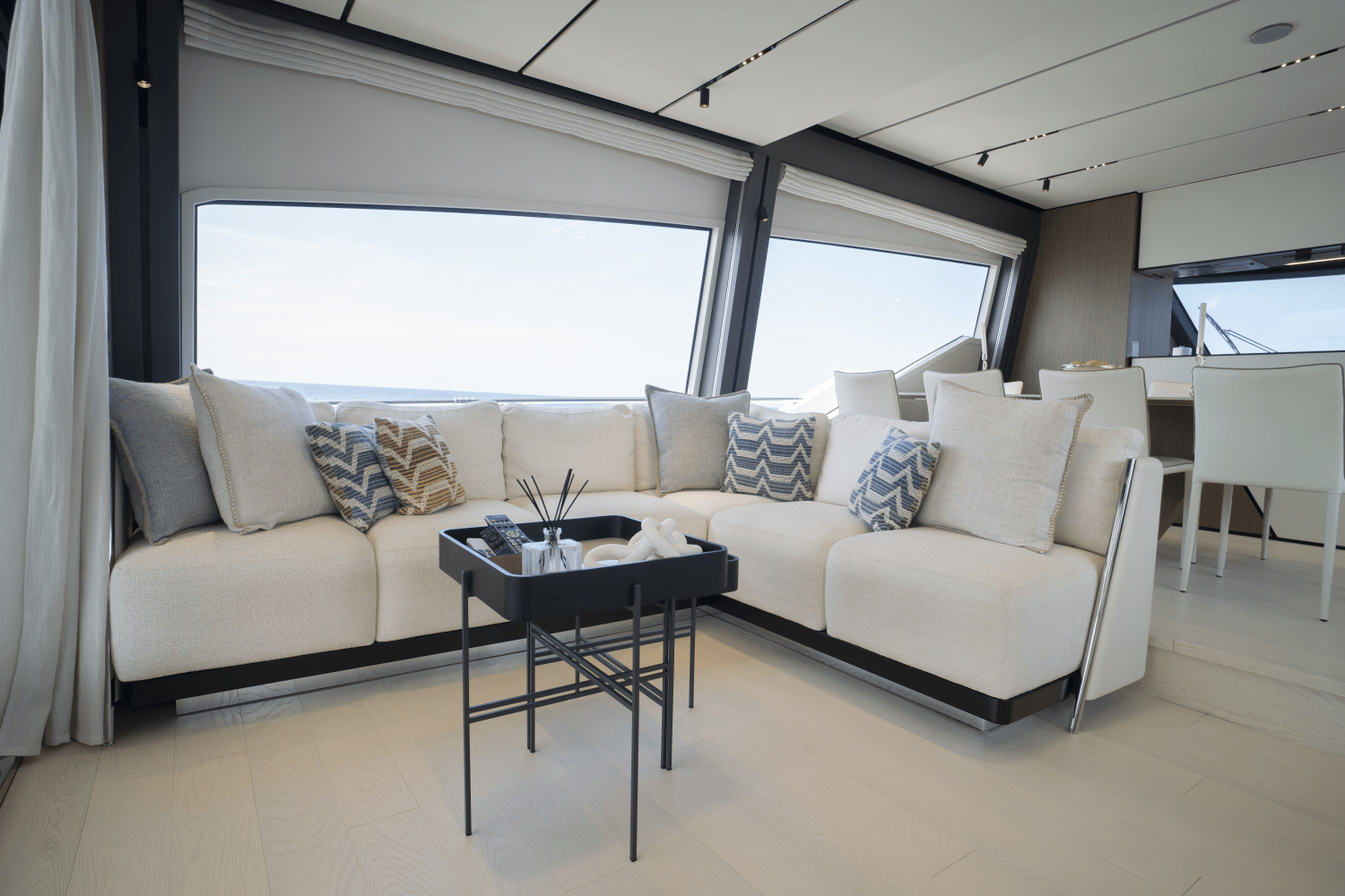 Slide: The Image of Ferretti 720 2023 - 26