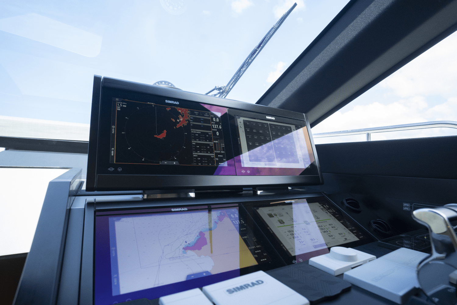 Slide: The Image of Ferretti 720 2023 - 31