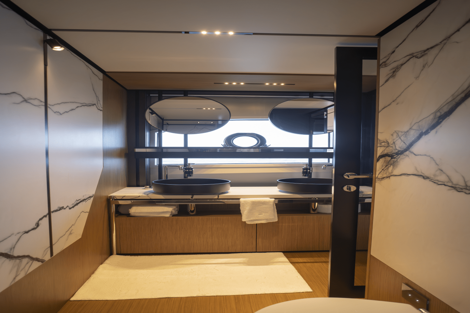 Slide: The Image of Ferretti 720 2023 - 33