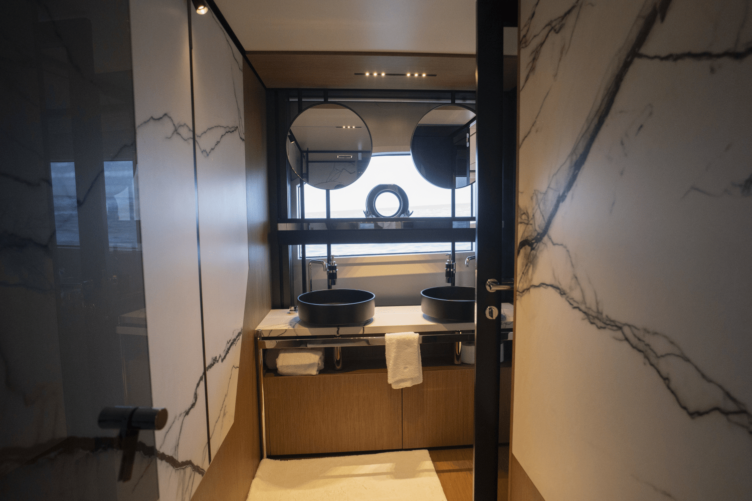 Slide: The Image of Ferretti 720 2023 - 34