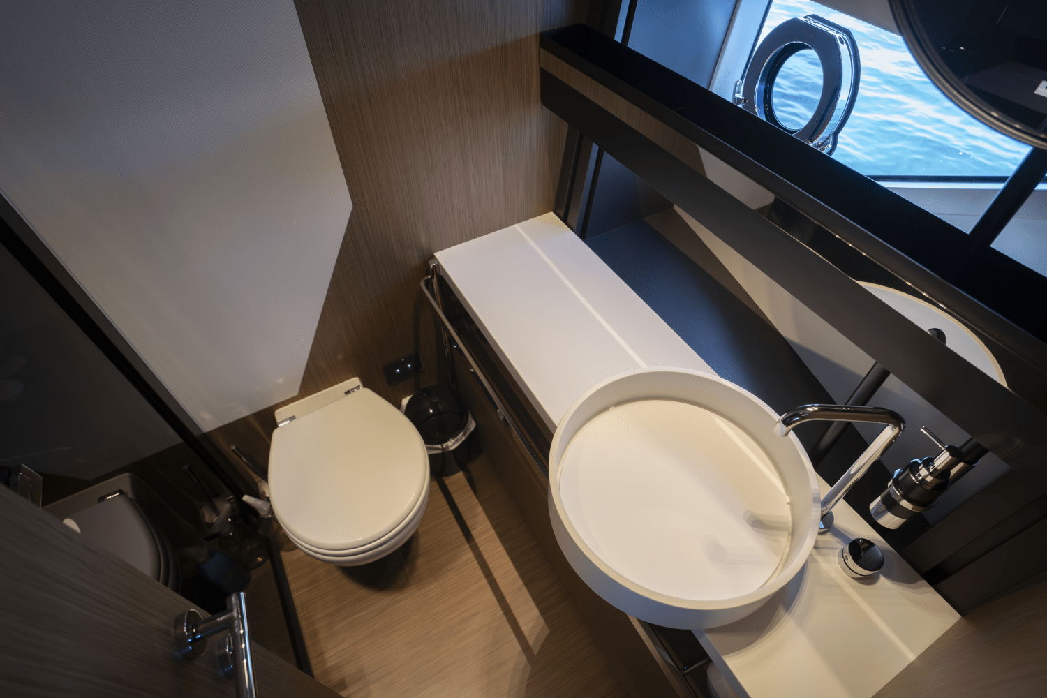 Slide: The Image of Ferretti 720 2023 - 39