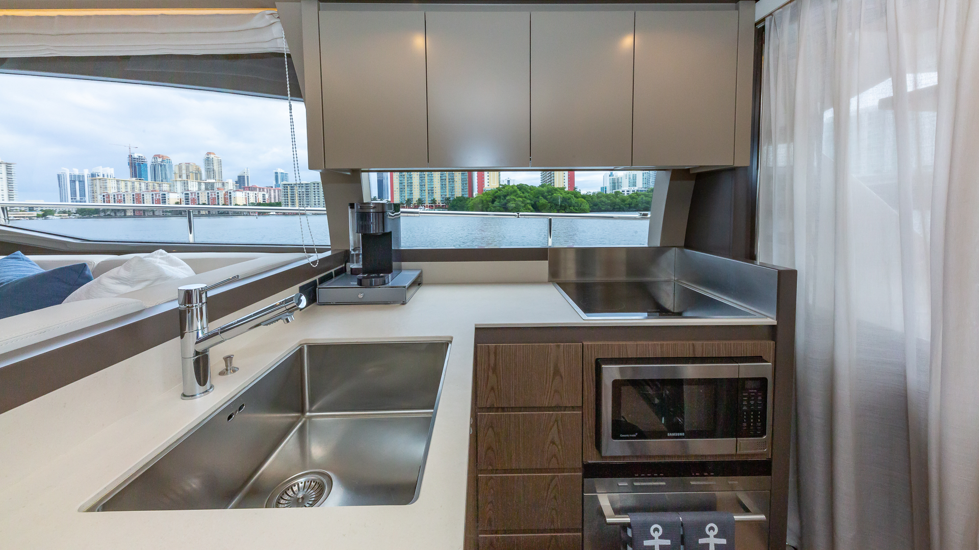 Slide: The Image of Ferretti 55 HAVEN - Galley 2021 Ferretti 55 550 HAVEN - 3217153