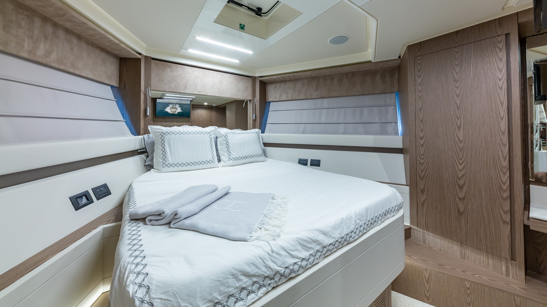 Slide: The Image of Ferretti 55 HAVEN - Head 2021 Ferretti 55 550 HAVEN - 3217354