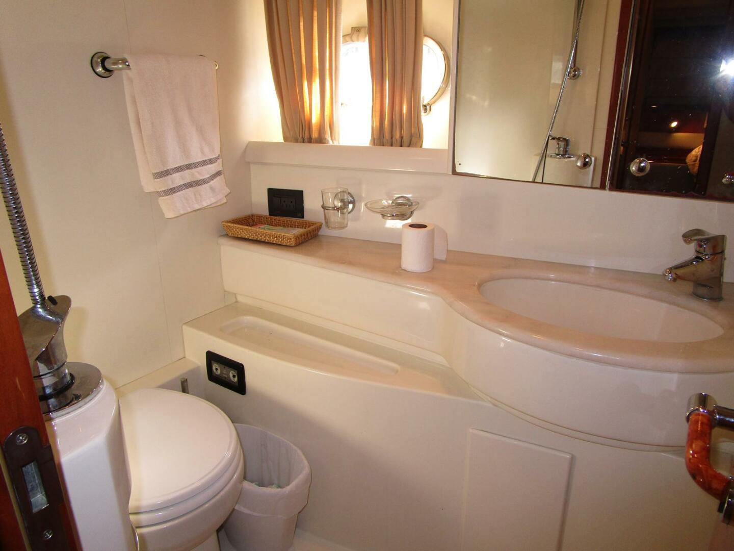 Slide: The Image of Guest Head      - 4241340