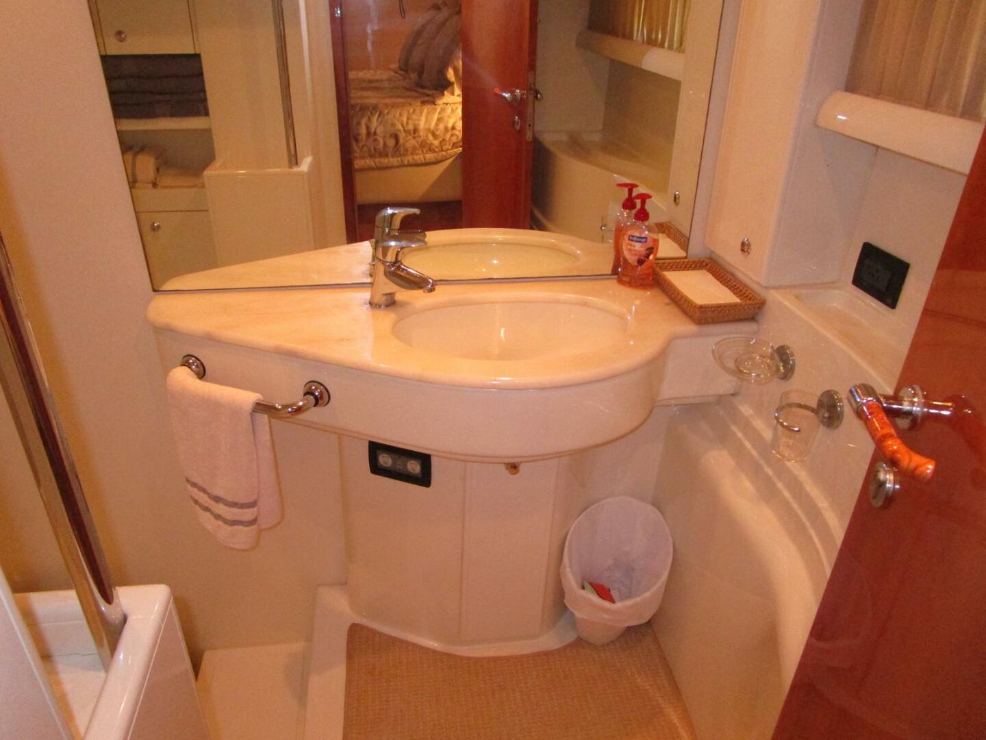 Slide: The Image of Master Head     - 4241345