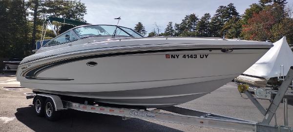 Slide: The Image of 2004 Formula 280 Sun Sport boat on a trailer, side view. - 4