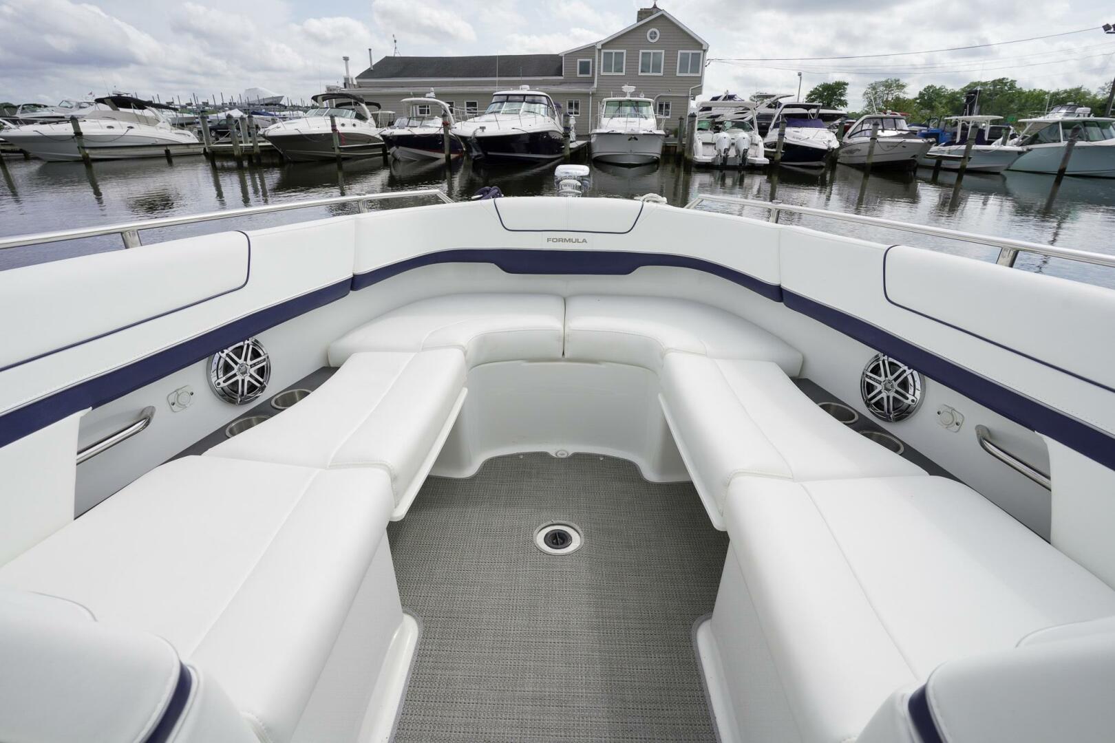 Slide: The Image of Formula 310 Bowrider 2020 - 5388207