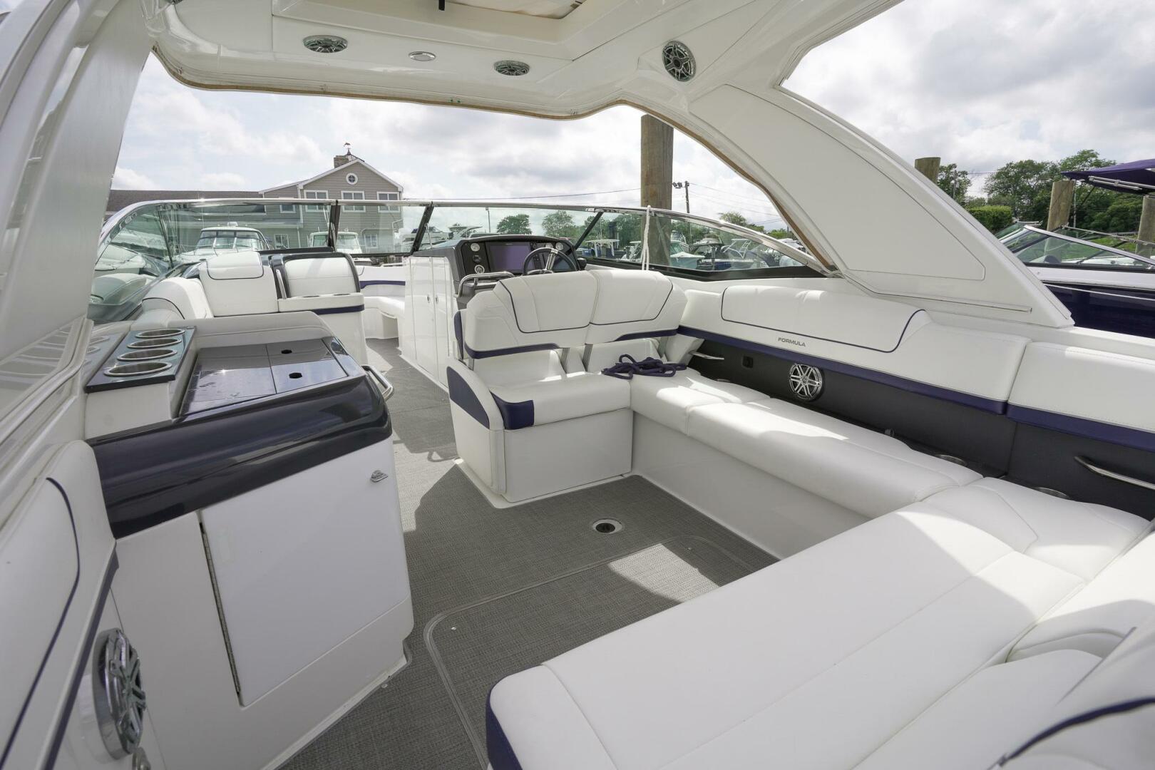 Slide: The Image of Formula 310 Bowrider 2020 - 5388199