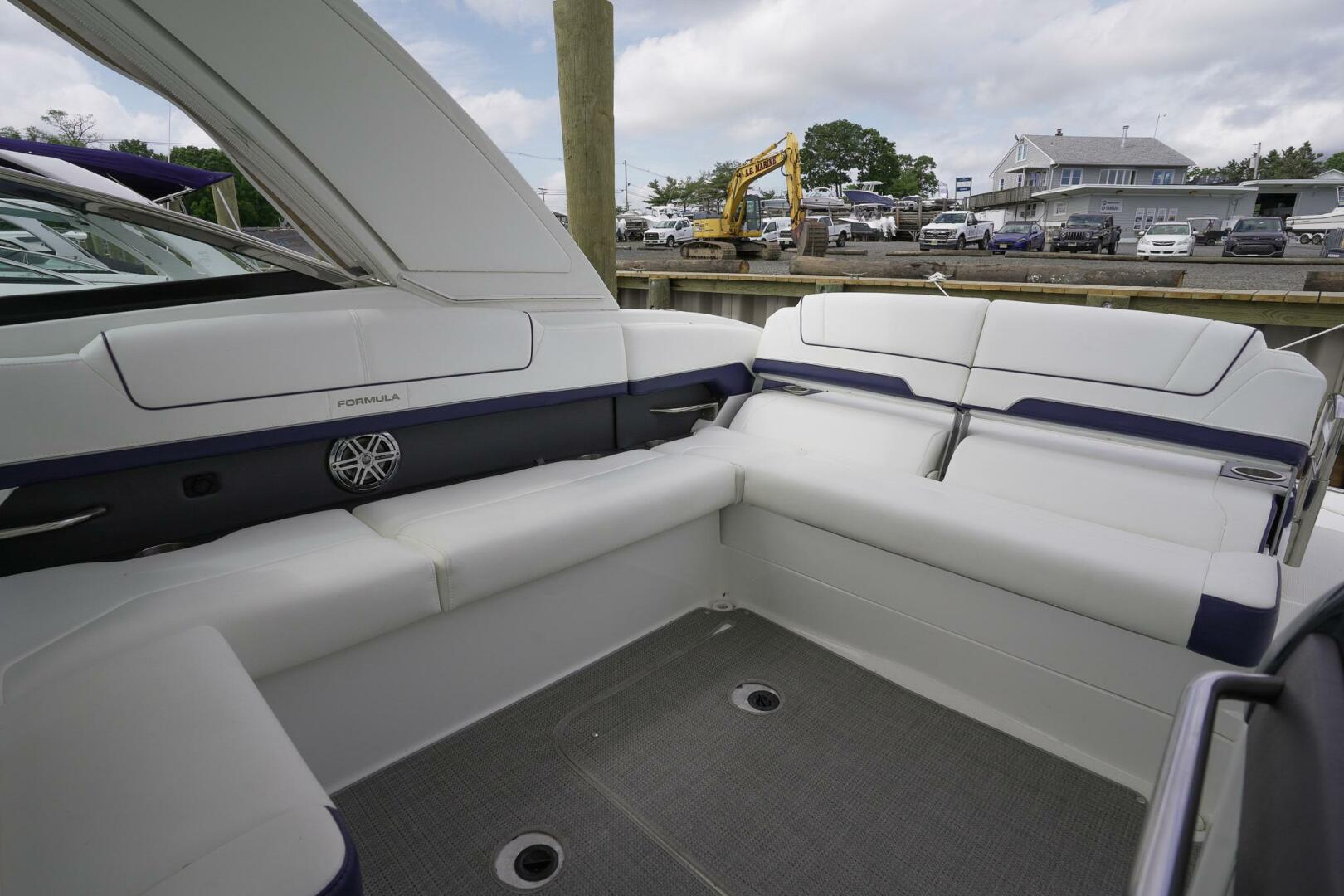 Slide: The Image of Formula 310 Bowrider 2020 - 5388200