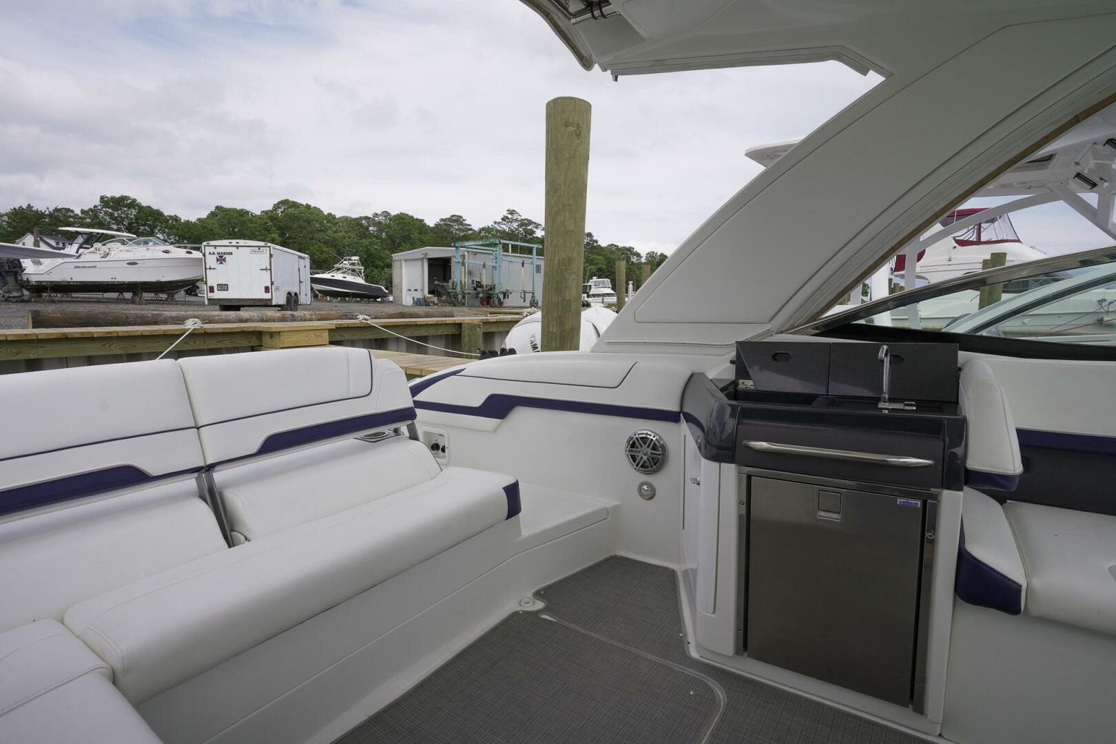 Slide: The Image of Formula 310 Bowrider 2020 - 5388201