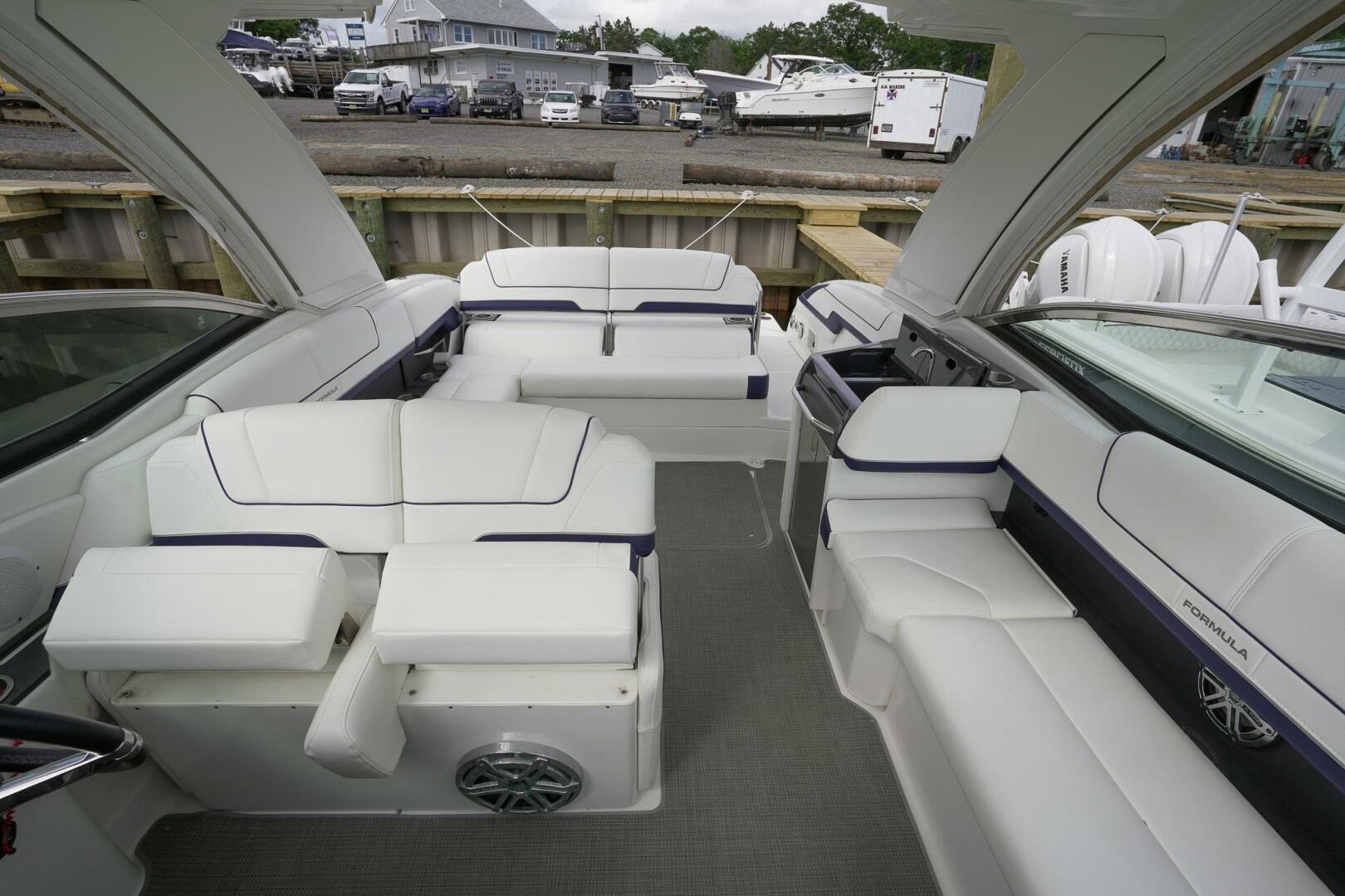 Slide: The Image of Formula 310 Bowrider 2020 - 5388205