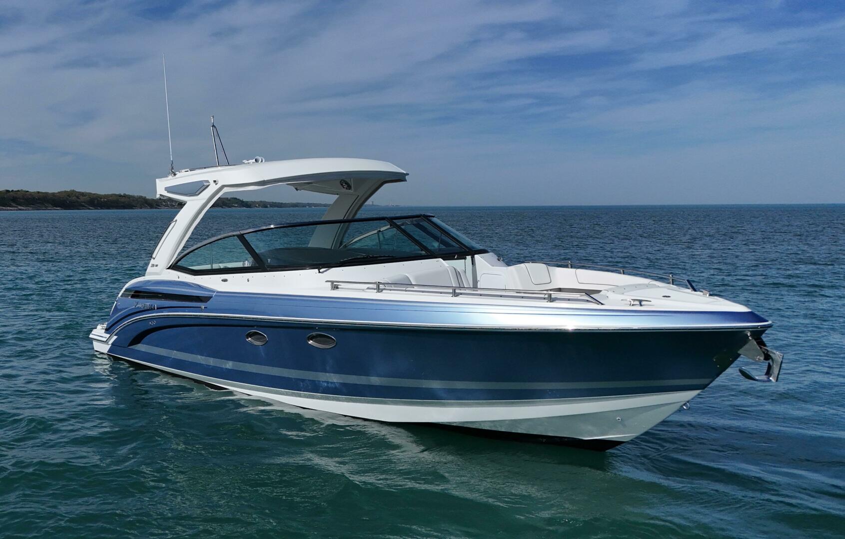 Slide: The Image of Formula 330 Crossover Bowrider 2019 - 5351808