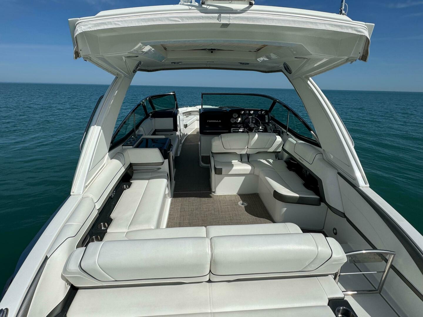 Slide: The Image of Formula 330 Crossover Bowrider 2019 - 5351816