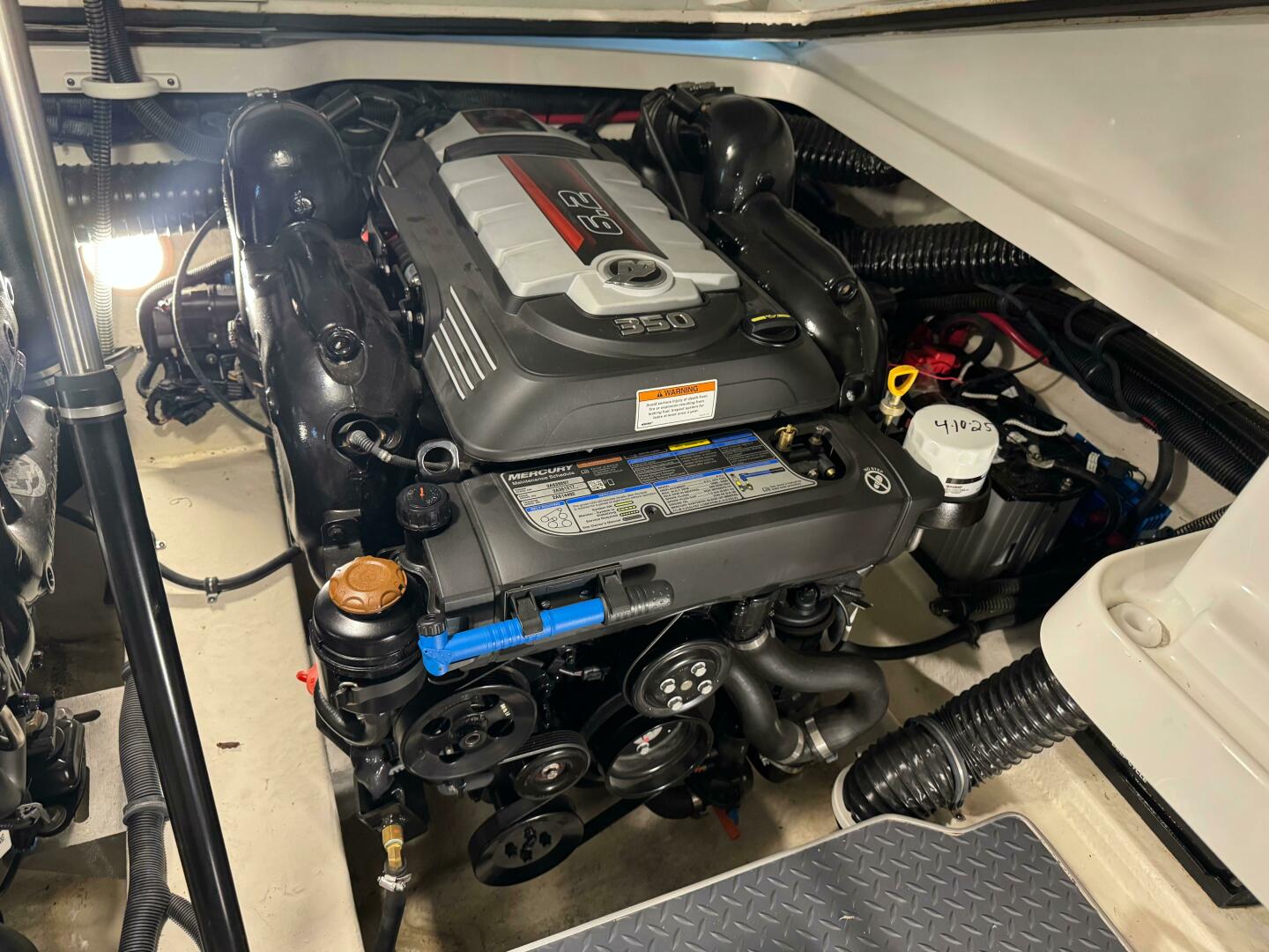 Slide: The Image of Formula 330 Crossover Bowrider 2019 - 5351834