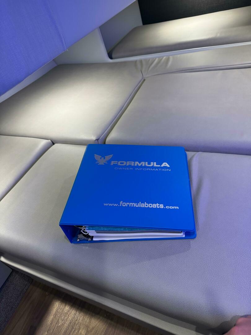 Slide: The Image of Formula 330 Crossover Bowrider 2019 - 5351835