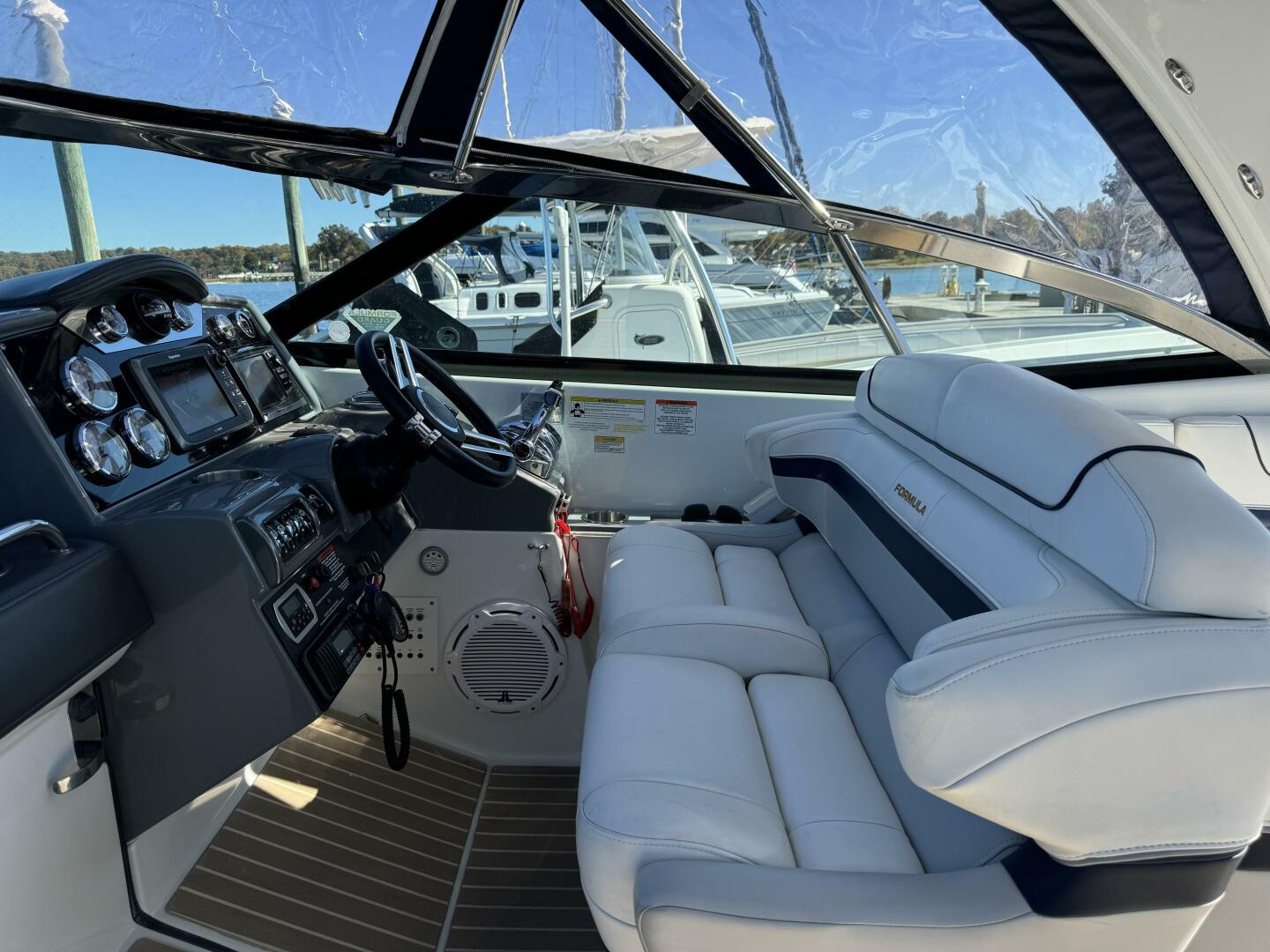 Slide: The Image of Formula 350 Crossover Bowrider 2014 - 4999050