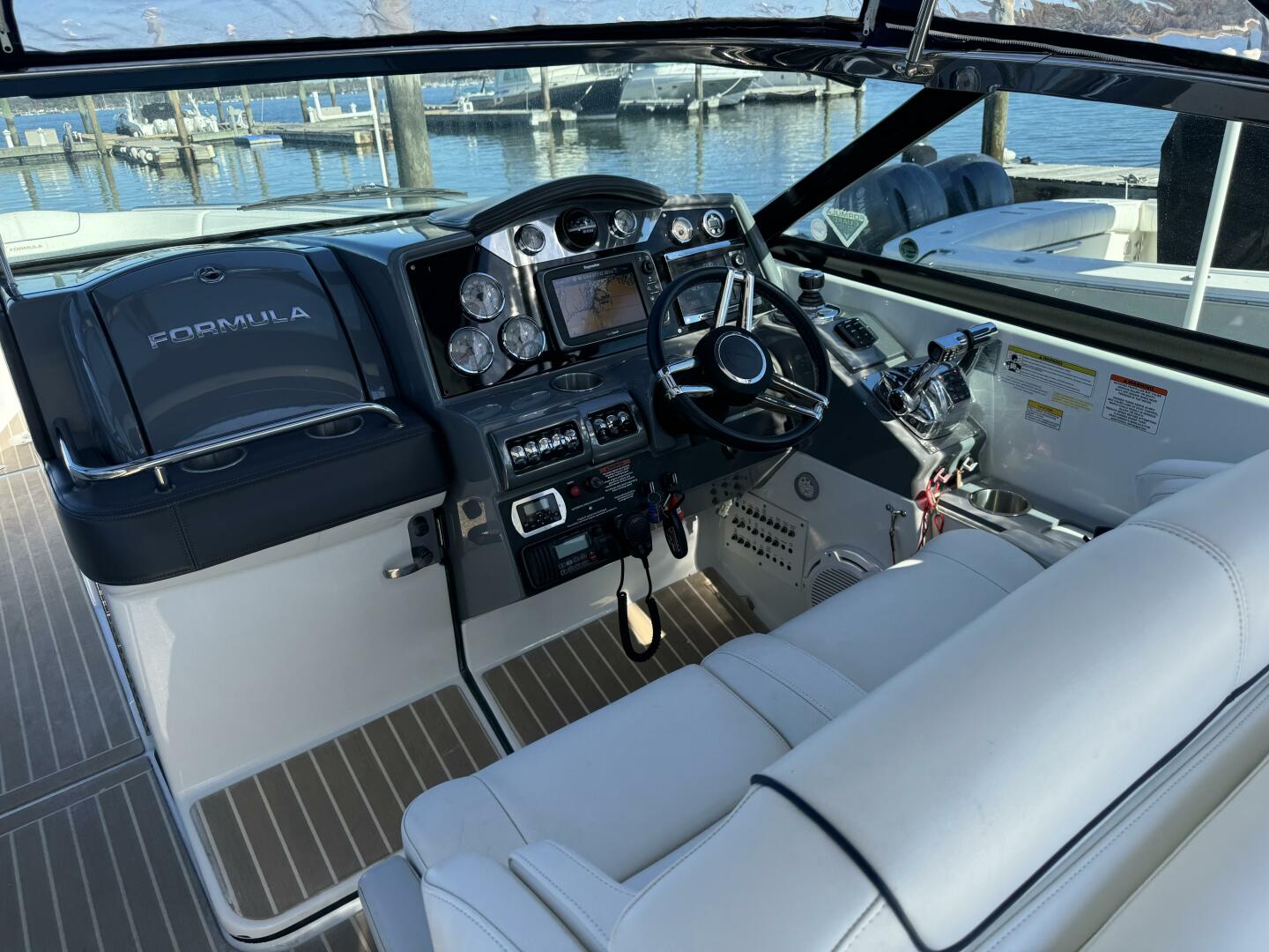 Slide: The Image of Formula 350 Crossover Bowrider 2014 - 4999051
