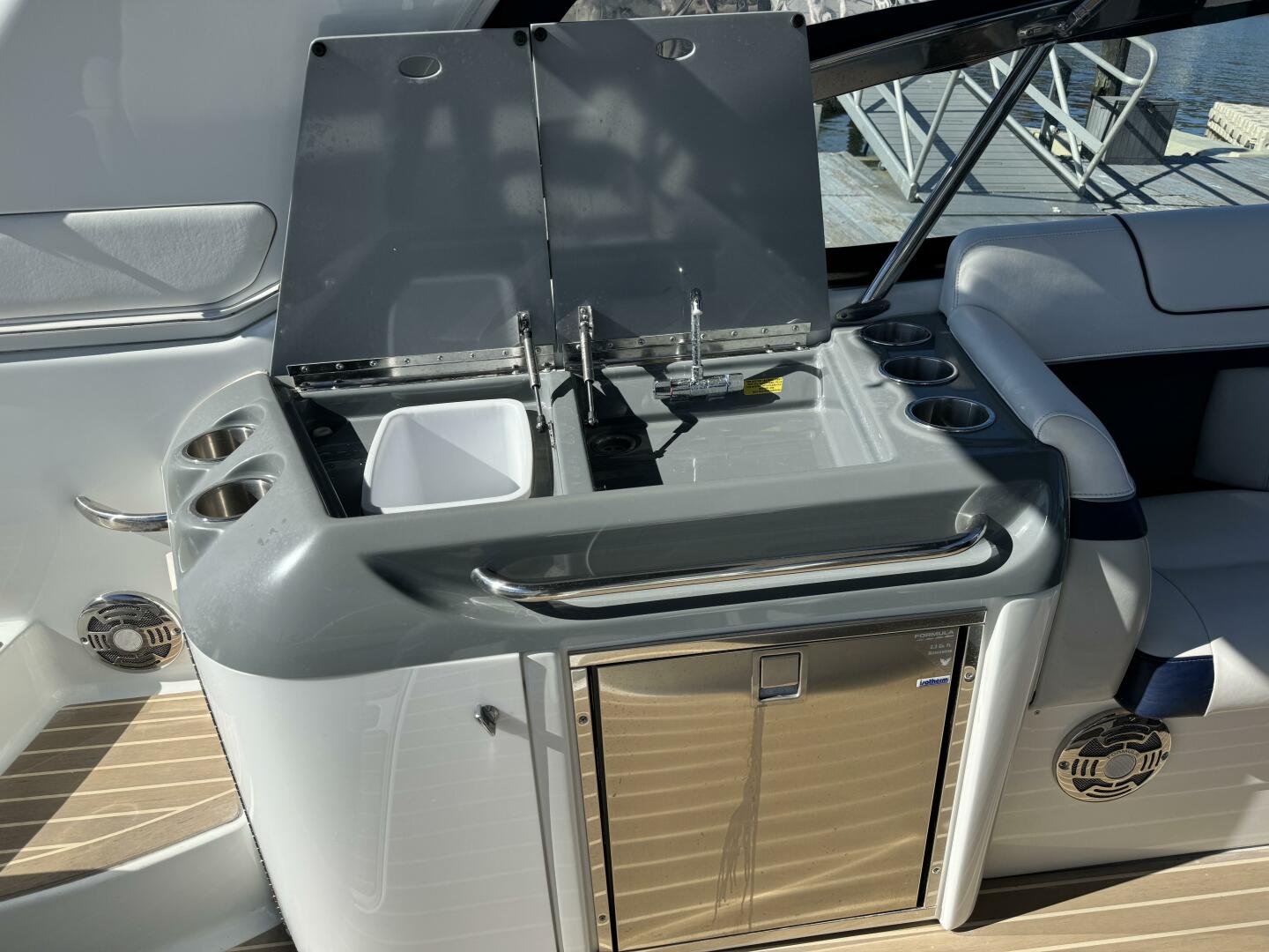 Slide: The Image of Formula 350 Crossover Bowrider 2014 - 4999072