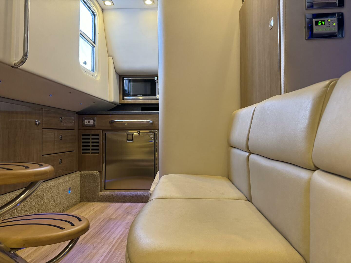 Slide: The Image of Formula 350 Crossover Bowrider 2014 - 4999041