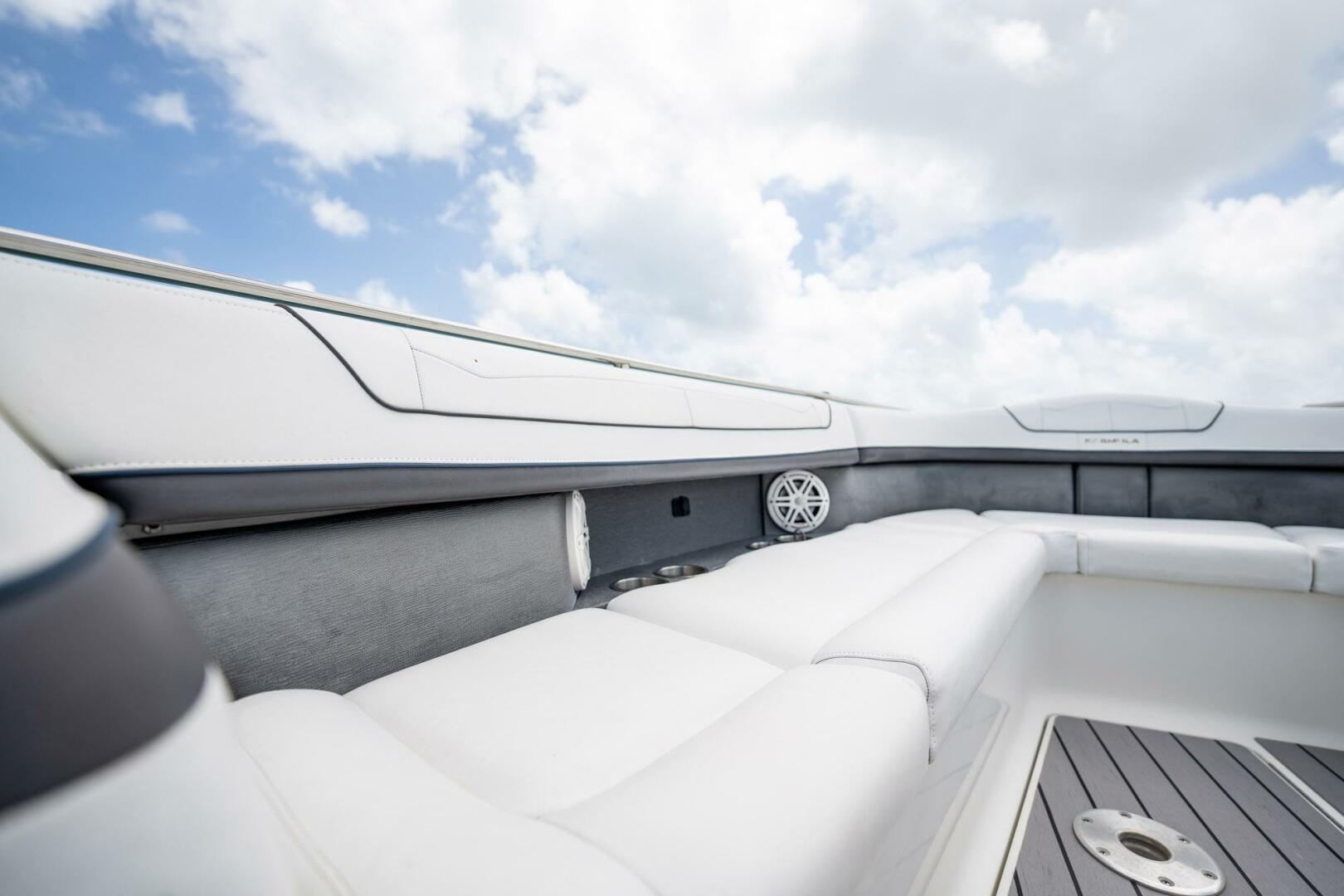 Slide: The Image of Formula 350 Crossover Bowrider OB 2019 - 5200212