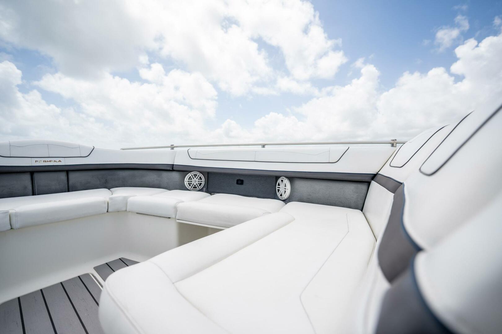 Slide: The Image of Formula 350 Crossover Bowrider OB 2019 - 5200216