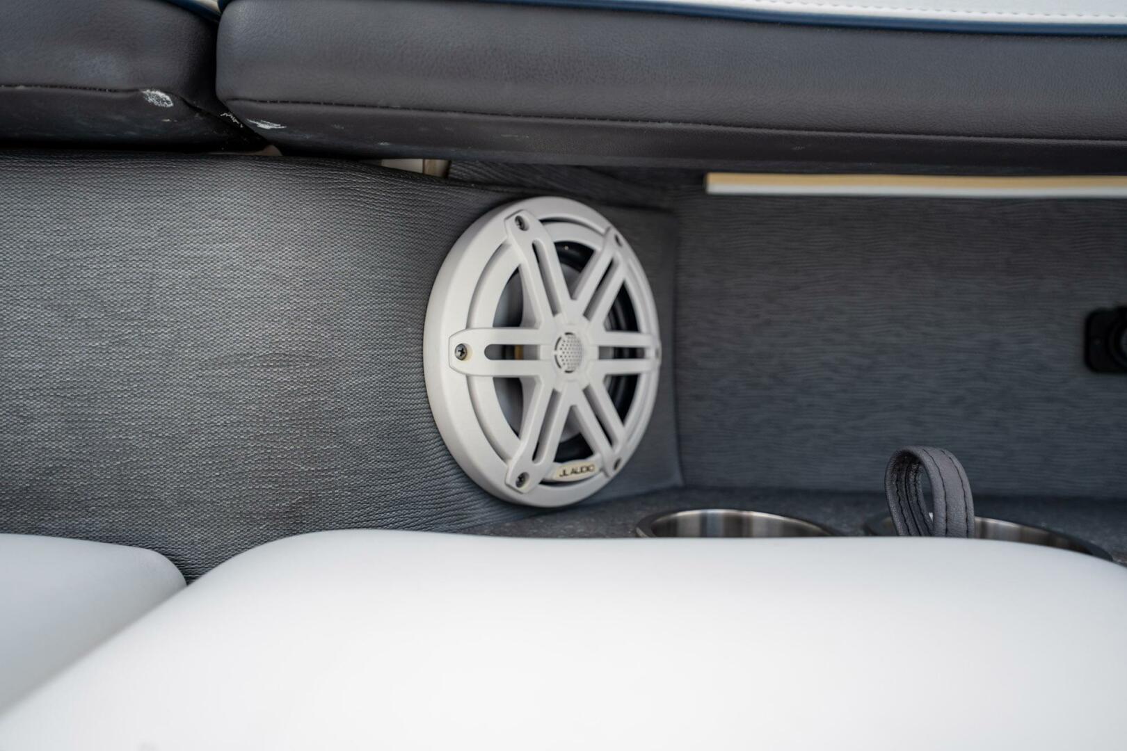 Slide: The Image of Formula 350 Crossover Bowrider OB 2019 - 5200218