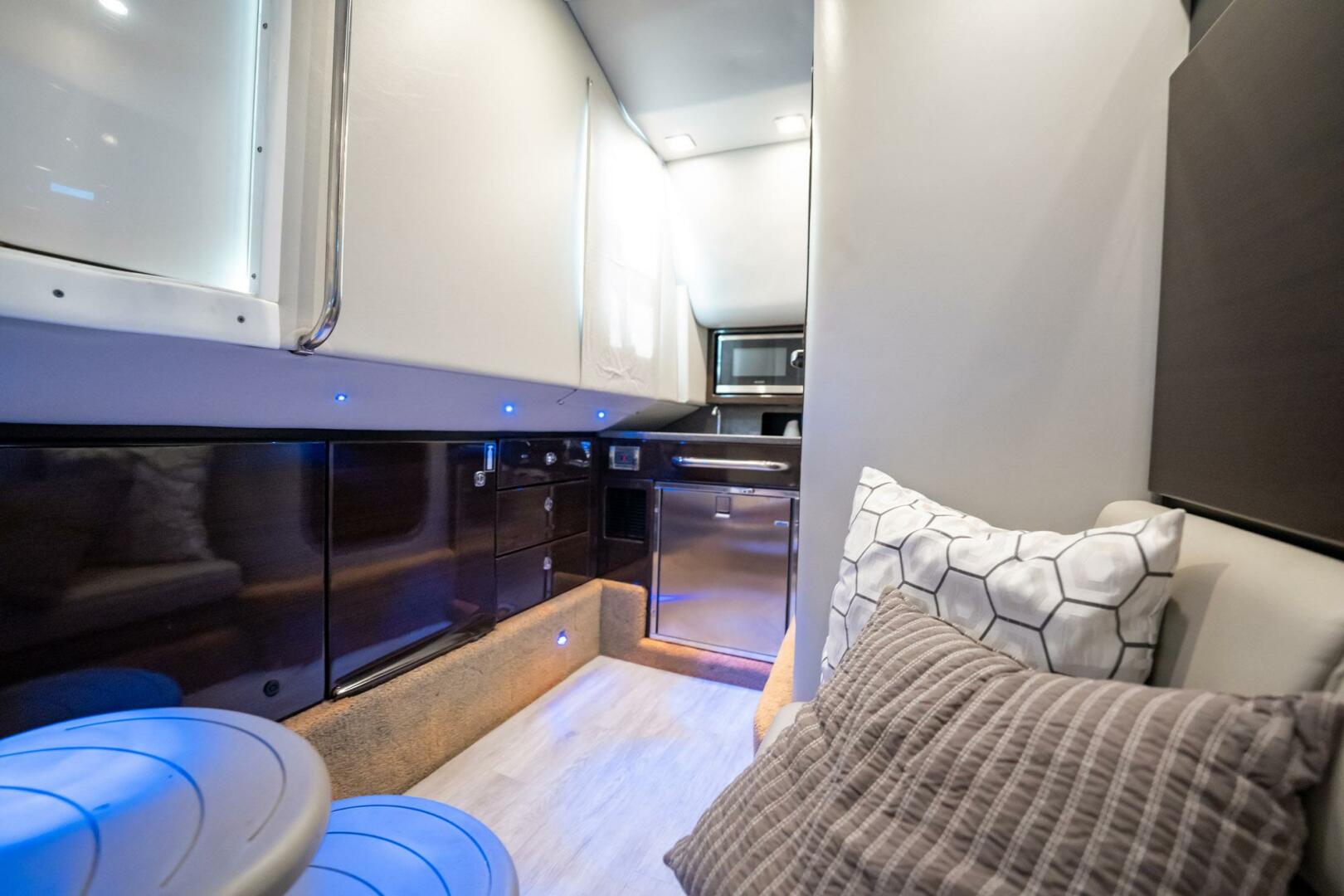 Slide: The Image of Formula 350 Crossover Bowrider OB 2019 - 5200221