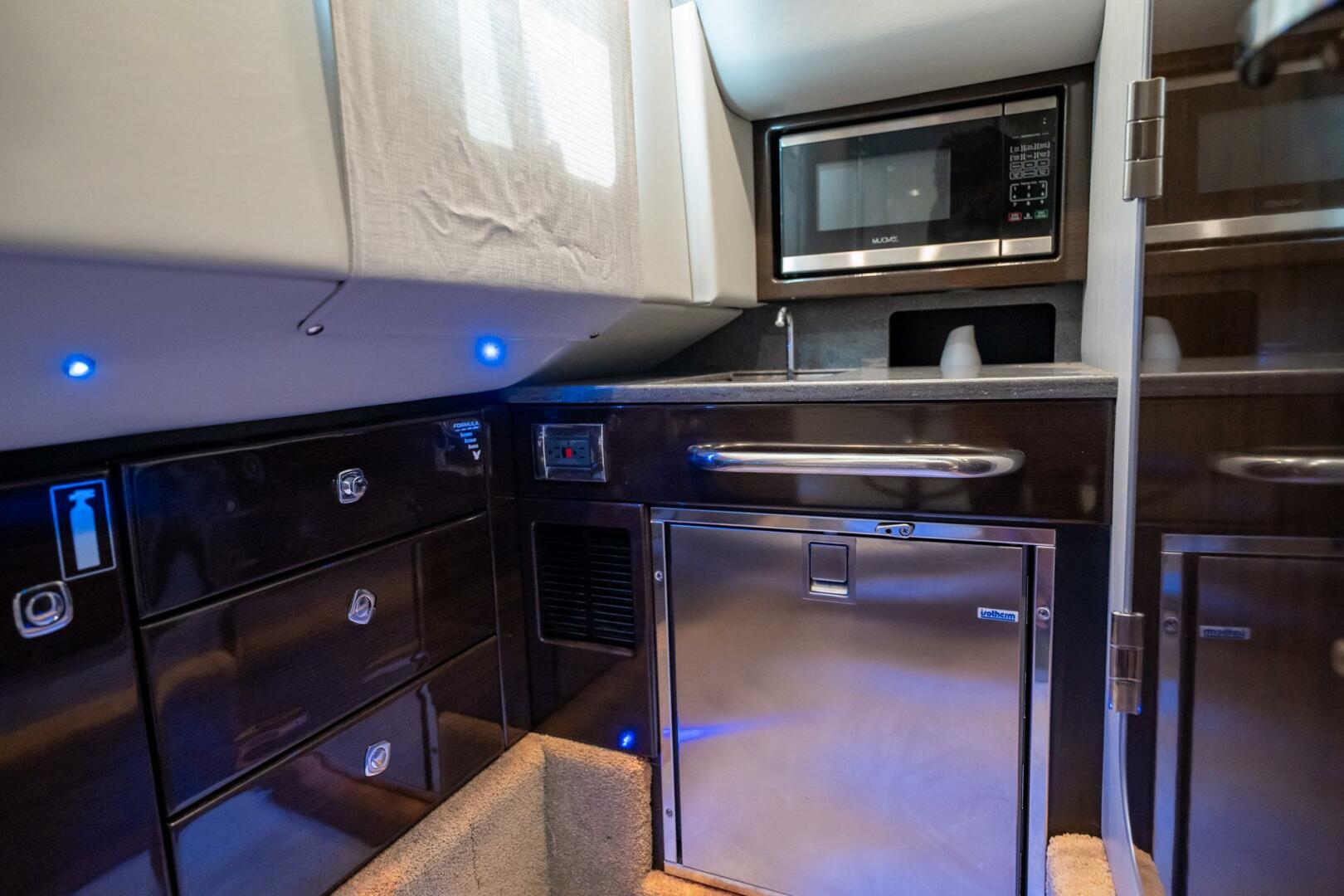 Slide: The Image of Formula 350 Crossover Bowrider OB 2019 - 5200223