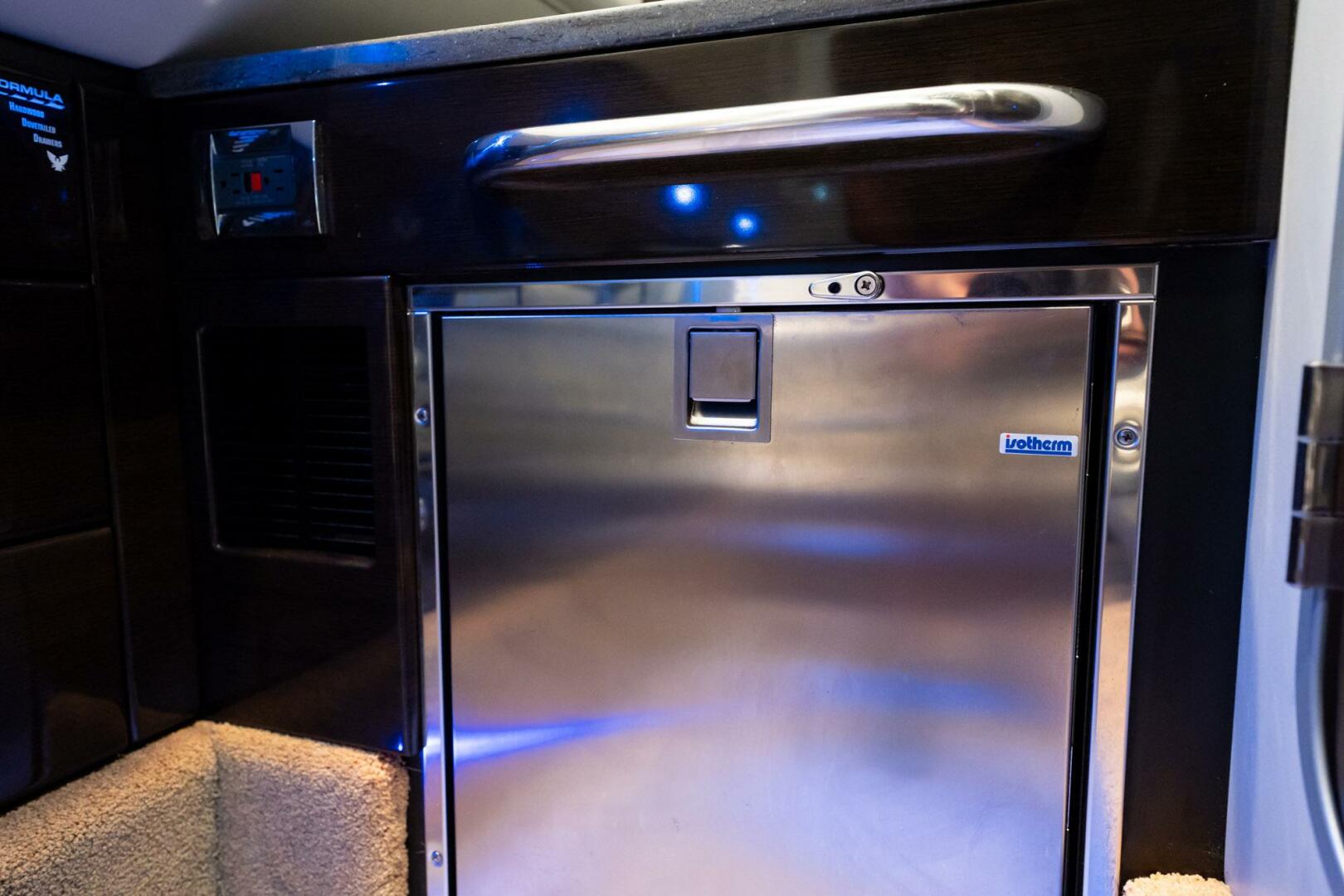 Slide: The Image of Formula 350 Crossover Bowrider OB 2019 - 5200225