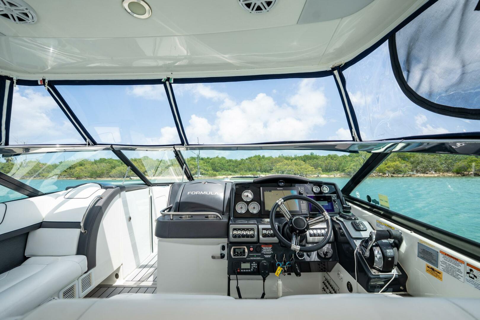 Slide: The Image of Formula 350 Crossover Bowrider OB 2019 - 5200233