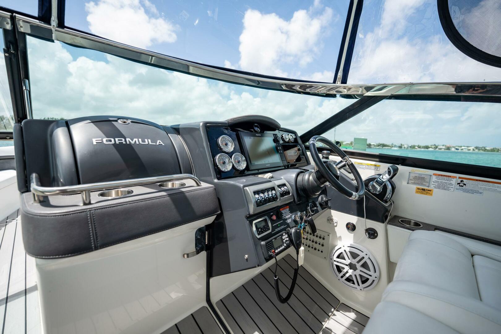 Slide: The Image of Formula 350 Crossover Bowrider OB 2019 - 5200236