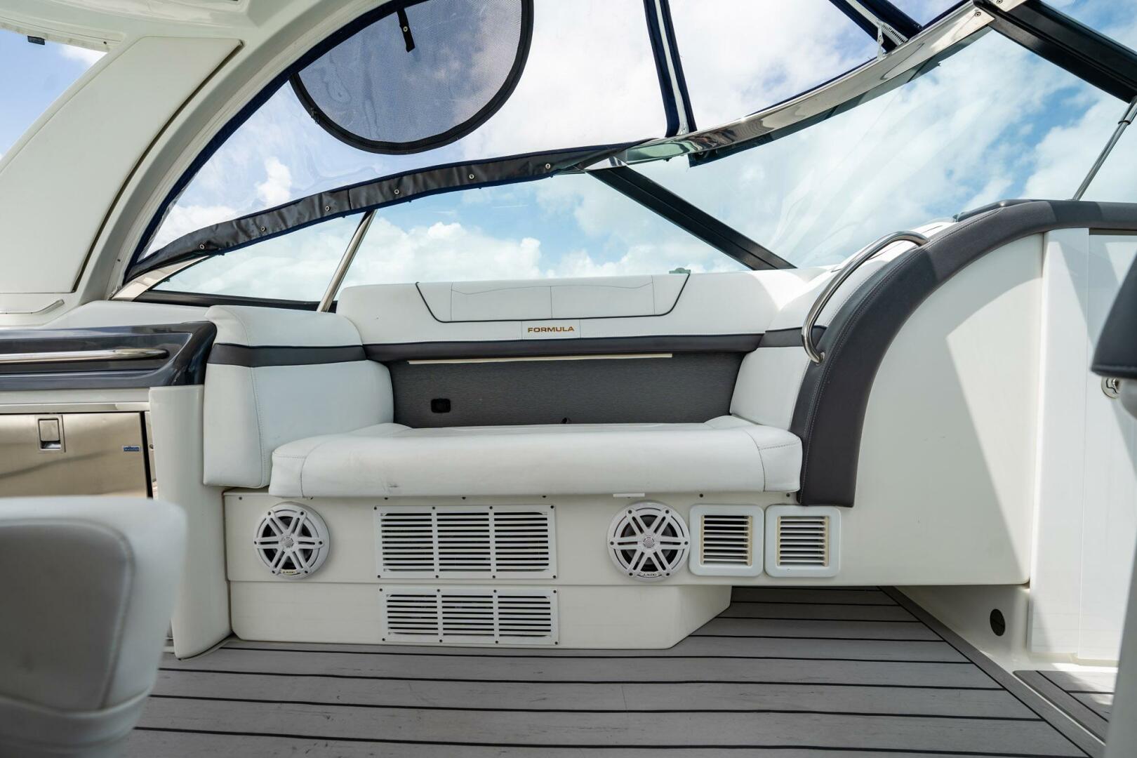 Slide: The Image of Formula 350 Crossover Bowrider OB 2019 - 5200247