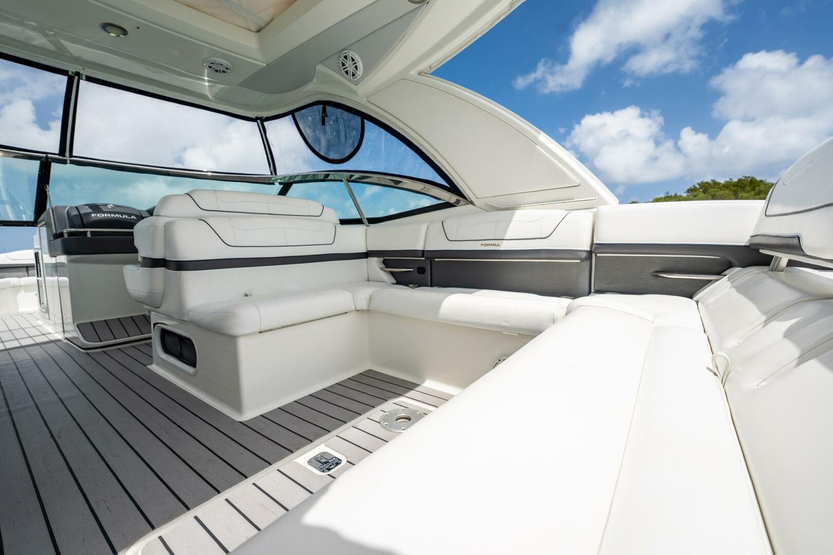 Slide: The Image of Formula 350 Crossover Bowrider OB 2019 - 5200253