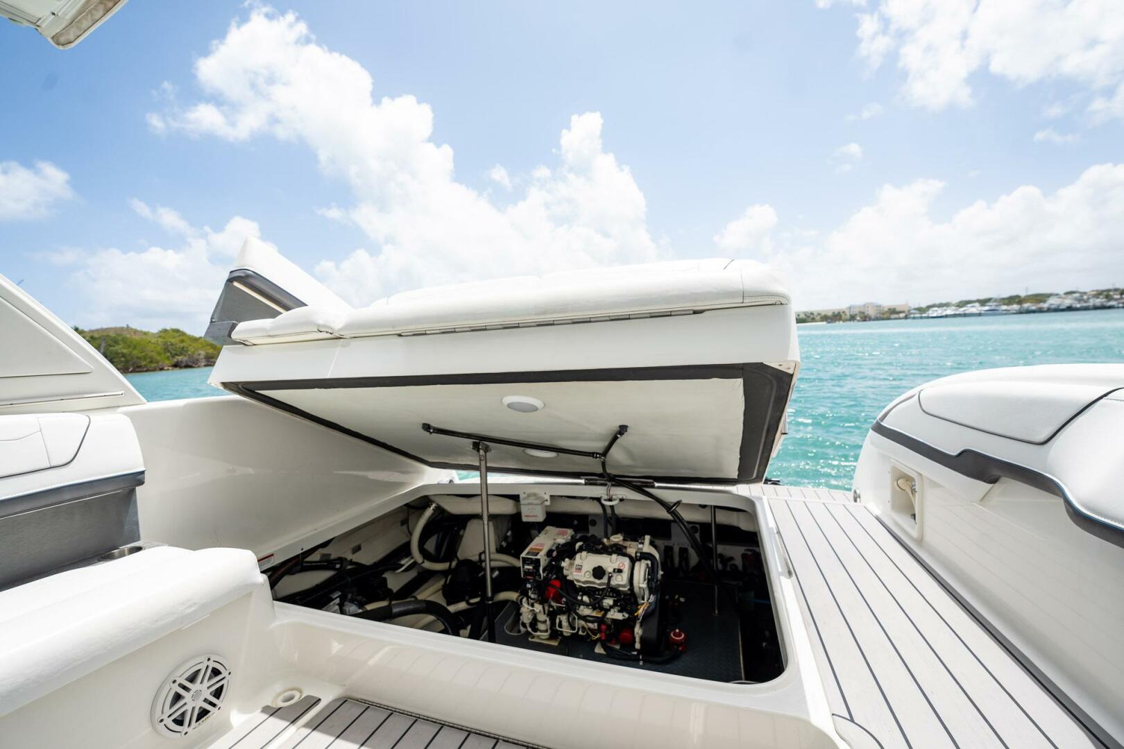 Slide: The Image of Formula 350 Crossover Bowrider OB 2019 - 5200256