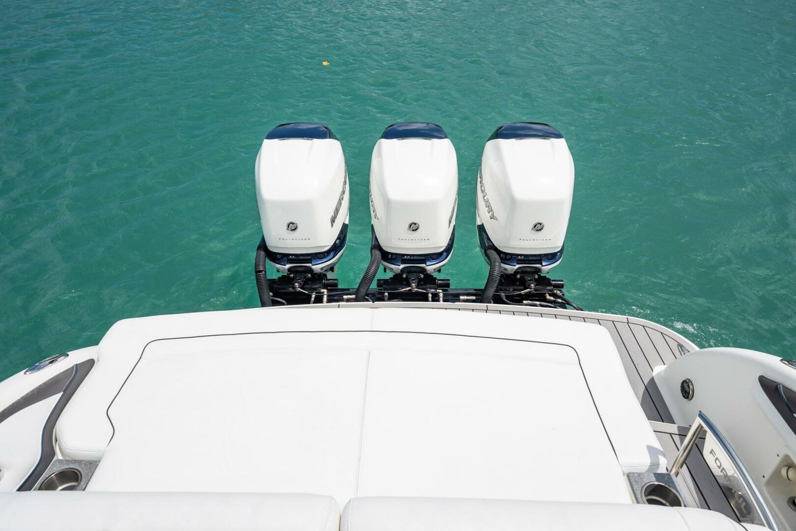 Slide: The Image of Formula 350 Crossover Bowrider OB 2019 - 5200268